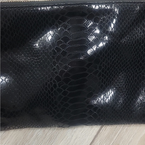 MICHAEL Michael Kors Black Leather Faux Snake Print Clutch - Picture 3 of 8